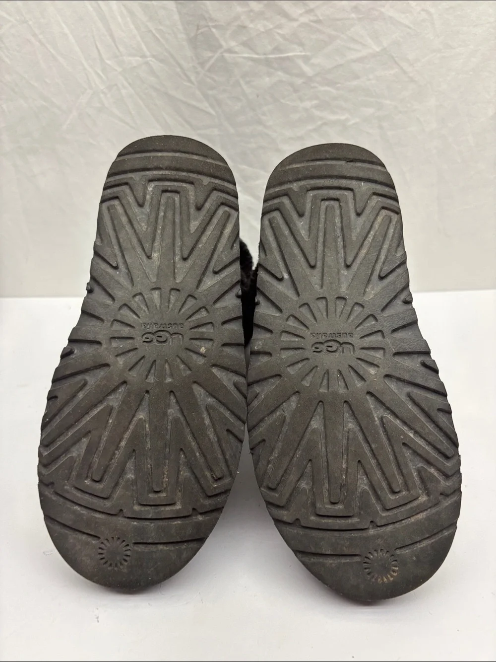 UGG boots for little girl SZ 3, box 42